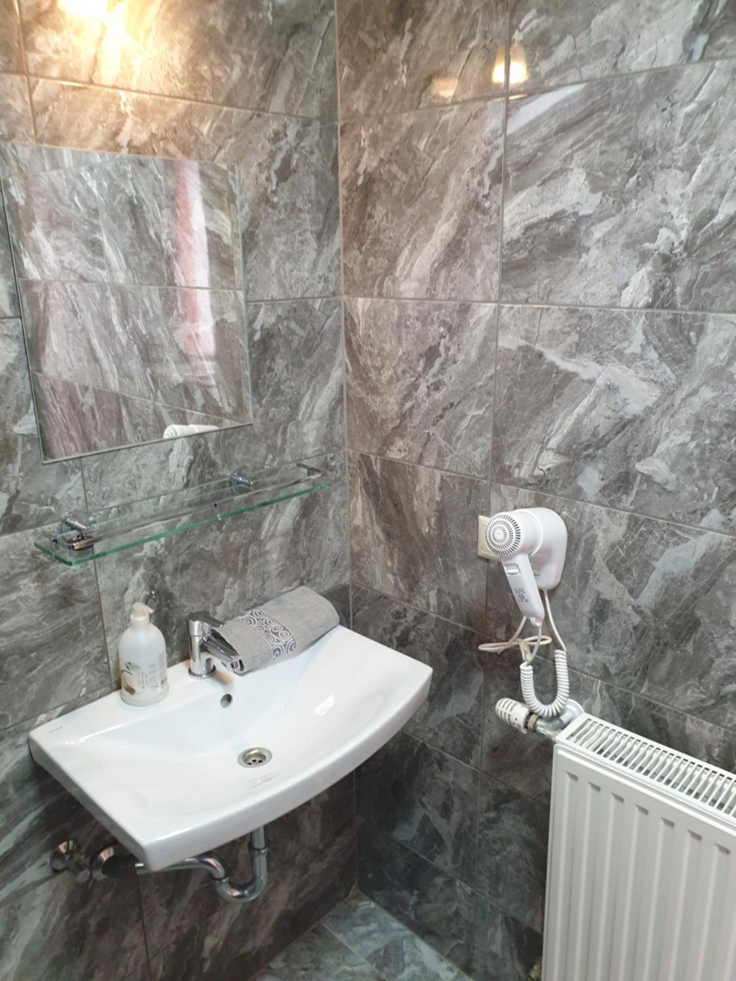 Anita Apartman Шопрон Экстерьер фото