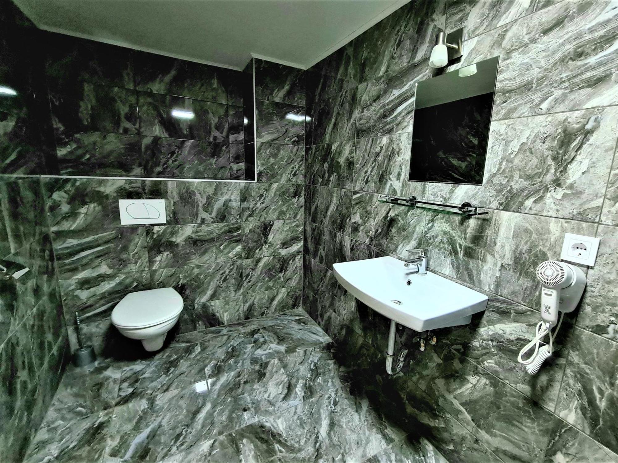 Anita Apartman Шопрон Экстерьер фото